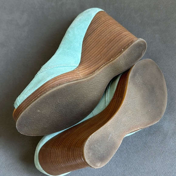 Michael Kors Suede Turquoise Open Toe Wedges Size 8 - Picture 5 of 7